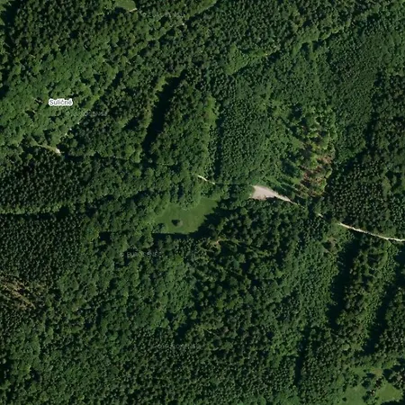 Tree House With Private Meadow In The Middle Of The Forest Kemping